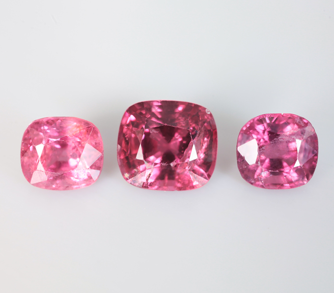 Набор из 3 красных шпинелей 3,96 карата