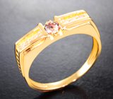 Золотое кольцо с ярким уральским александритом редкого цвета морской волны 0,2 карата и бриллиантами