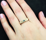 Золотое кольцо с ярким уральским александритом редкого цвета морской волны 0,2 карата и бриллиантами