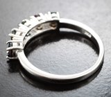 Изящное cеребряное кольцо с цаворитом гранатом и ограненными черными опалам