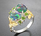 Серебряное кольцо с кристаллическими черными опалами и диопсидами