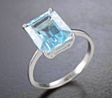 Стильное серебряное кольцо с голубым топазом