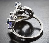 Изысканное серебряное кольцо с ограненными черными опалами, танзанитами и черными шпинелями
