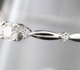 Серебряное кольцо с муассанитом высокой чистоты 0,1 карата