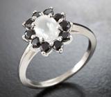 Чудесное серебряное кольцо с ограненным лунным камнем и черными шпинелями Серебро 925