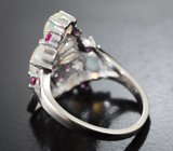 Эффектное серебряное кольцо с ограненными эфиопскими опалами и сапфирами