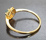 Золотое кольцо с хризобериллом с эфектом кошачьего глаза 0,54 карата и лейкосапфирами Золото