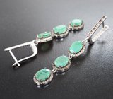 Серебряные серьги с изумрудами и разноцветными сапфирами