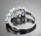 Замечательное серебряное кольцо с изумрудами и танзанитами