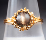 Золотое кольцо с хризобериллом с ярко-выраженным эффектом кошачьего глаза 2,27 карата и бриллиантами
