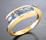 Золотое кольцо с чистейшими шпинелями редкого цвета 1,5 карата