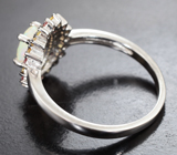 Праздничное серебряное кольцо с ограненным эфиопским опалом и разноцветными сапфирами
