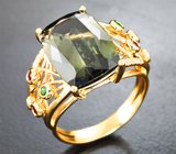 Золотое кольцо с крупным полихромным турмалином 8,07 карата, цаворитами, сапфирами и бриллиантами