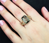 Золотое кольцо с крупным полихромным турмалином 8,07 карата, цаворитами, сапфирами и бриллиантами