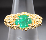 Золотое кольцо с ярким изумрудом высоких характеристик 2,24 карата и бриллиантами