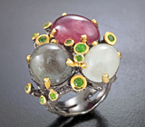 Серебряное кольцо с корундом, рубином и цаворитами