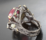 Серебряное кольцо с корундом, рубином и цаворитами Серебро 925