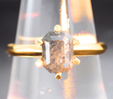 Золотое кольцо c насыщенным голубовато-зеленым уральским александритом 2,16 карата Золото