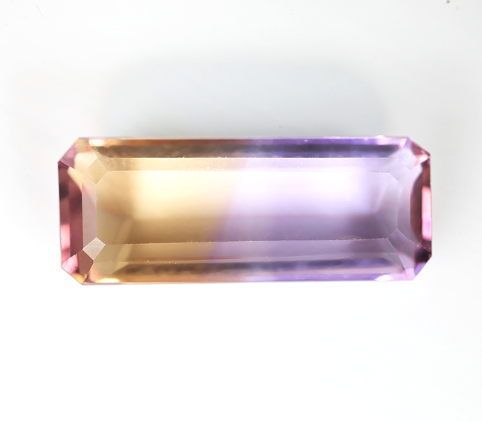 Чистейший аметрин авторской огранки 7,05 карата
