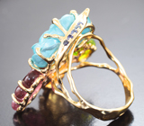 Золотое кольцо с пронзительно-голубой резной бирюзой 10,17 карата, яркими разноцветными турмалинами и синими сапфирами Золото