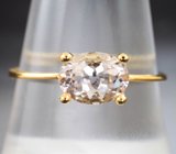 Золотое кольцо с морганитом 1,31 карата