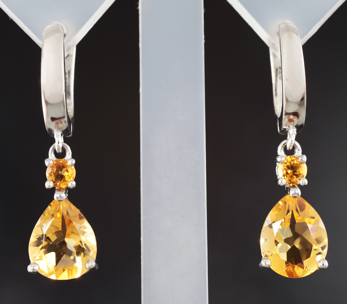 Замечательные серебряные серьги с цитринами