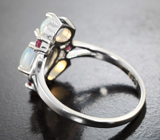 Превосходное серебряное кольцо с кристаллическими эфиопскими опалами и рубинами