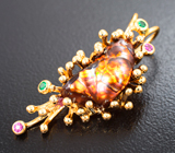 Золотой кулон с мексиканским огненным агатом 3,87 карата, цаворитами и рубинами Золото