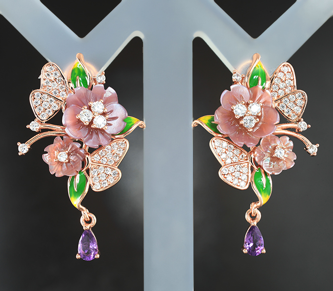 Серебряные серьги с резным перламутром, цветной эмалью и аметистами