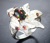 Серебряное кольцо с кристаллическим черным опалом и альмандинами гранатами
