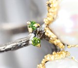 Серебряное кольцо с жемчугом и диопсидами