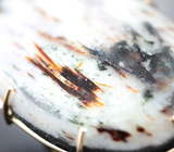 Крупное золотое кольцо с редким астрофиллитом с уникальными золотистыми включениями на подложке из долерита 68,16 карата Золото