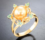 Золотое кольцо с золотистой жемчужиной 4,06 карата и уральскими изумрудам