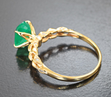 Золотое кольцо с ярким уральским изумрудом высокой чистоты 1,64 карата и бриллиантами Золото