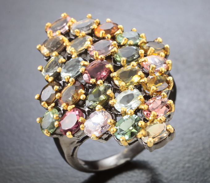 Серебряное кольцо с разноцветными турмалинами