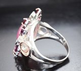 Серебряное кольцо с пурпурно-розовым сапфиром 8,89 карата и родолитами