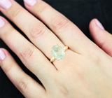 Золотое кольцо с медьсодержащим турмалином 5,28 карата, зелеными сапфирами и бриллиантами