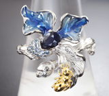 Удивительное серебряное кольцо с синими сапфирами, голубыми топазами и цветной эмалью Серебро 925