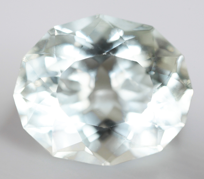 Зеленый аметист авторской огранки 9,61 карата