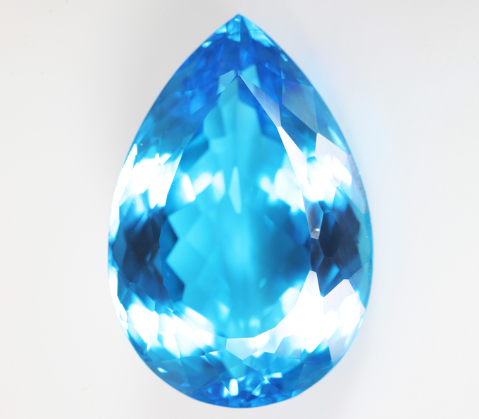 Крупный! Чистейший голубой топаз 45,13 карата