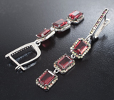 Великолепные серебряные серьги с альмандинами гранатами и сапфирами Серебро 925