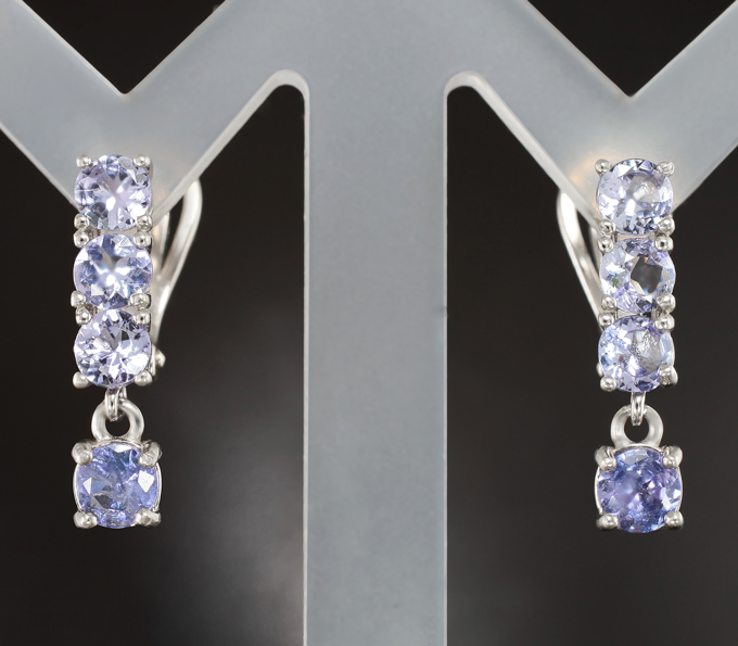 Чудесные серебряные серьги с танзанитами