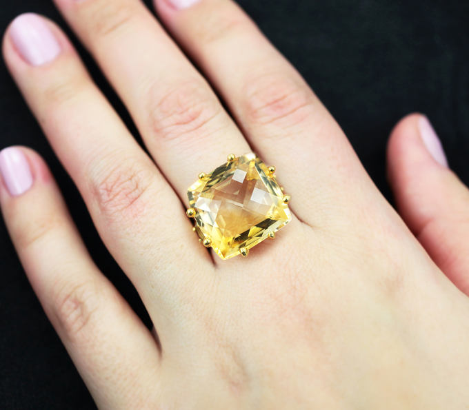 Серебряное кольцо с цитрином 17,92 карата и турмалинами Серебро 925