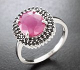 Серебряное кольцо с рубином и черными шпинелями