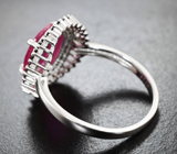 Серебряное кольцо с рубином и черными шпинелями
