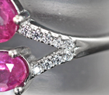 Чудесное серебряное кольцо с кристаллическим эфиопским опалом и рубинами