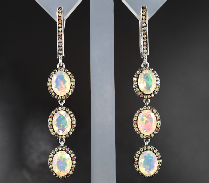 Праздничные серебряные серьги с ограненными эфиопскими опалами и сапфирами
