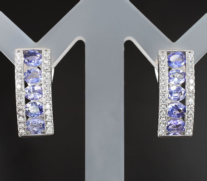 Превосходные серебряные серьги с танзанитами