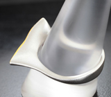 Матированное серебряное кольцо c родолитом Серебро 925