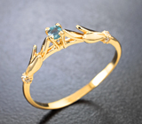 Золотое кольцо с чистейшим уральским александритом 0,1 карата и бриллиантами